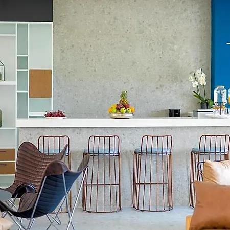 Breeze Hotel