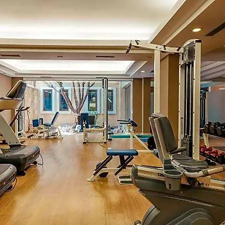 Breeze Hotel 5*